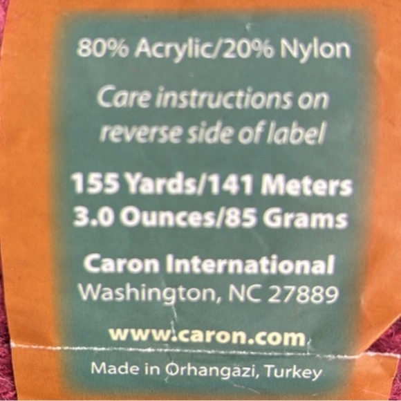 1 skein of red bulky yarn - Summer Rose - Picture 4 of 7